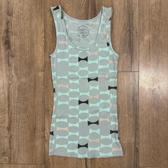 Patterned Tank Top - Picture 2 of 3